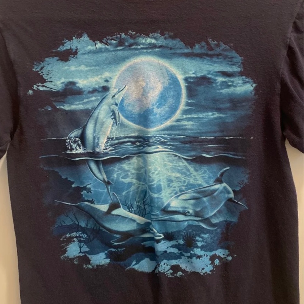 Dolphin tshirt